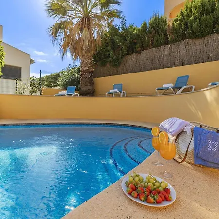 Arata Villa Alcanada